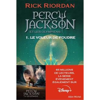 Couverture de Percy Jackson: Le Voleur de foudre par Rick Riordan, livre éducatif et captivant.