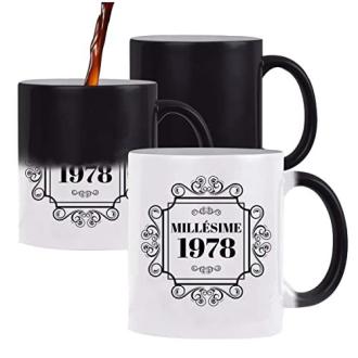 Mug magique 1978 noir qui devient blanc et révèle un design vintage lorsqu'il est chaud.