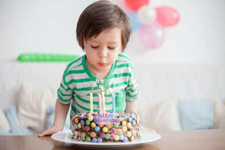 10 idées cadeaux pour un petit garçon de 4 ans